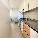 Bright Flat With Shared Pool Appartement *
