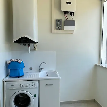 Lejlighed Bright Flat With Shared Pool *